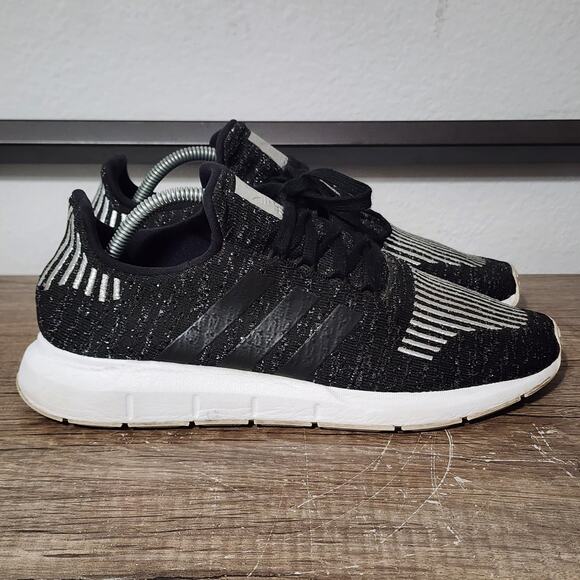 Adidas Swift Run Women's Athletic Running Shoes Sneakers Size 10.5 Core Black - Picture 3 of 9